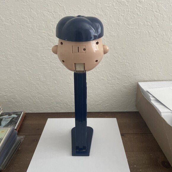 New York Yankees Charlie Brown Musical Giant Pez Dispenser - Picture 3 of 4